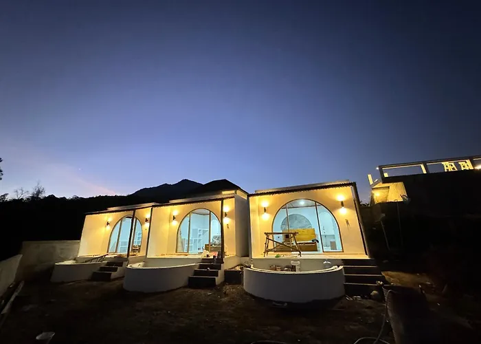 Bali Astetic Private Hot Spring Villa *